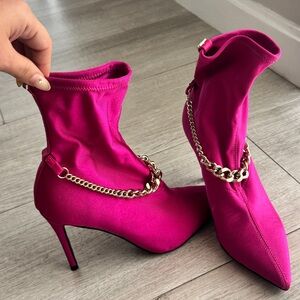 Guess Fuchsia Ankle Boots with Gold Chain